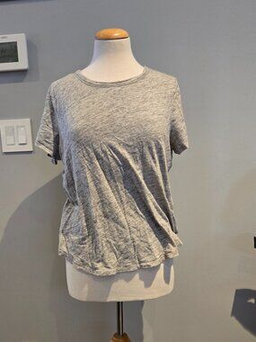 Old Navy Women’s EveryWear Short-Sleeve Tee | Size Large | Gray
